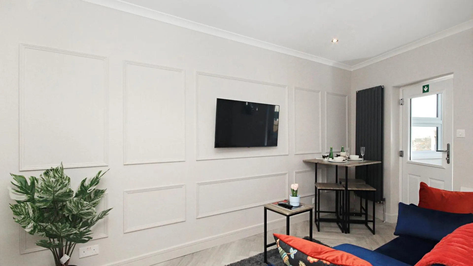 Rayan Heights Cosy 1 Bedroom Flat Sleeps 2 Perfect For Contractors Tourists Families - Free Parking London 0*,