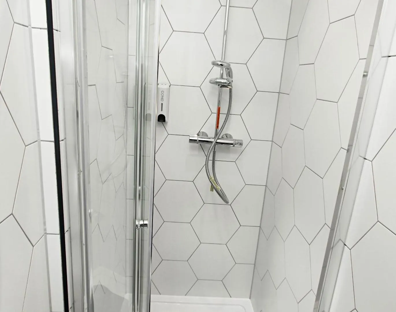 Apartament Rayan Heights Cosy 1 Bedroom Flat Sleeps 2 Perfect For Contractors Tourists Families - Free Parking Londyn